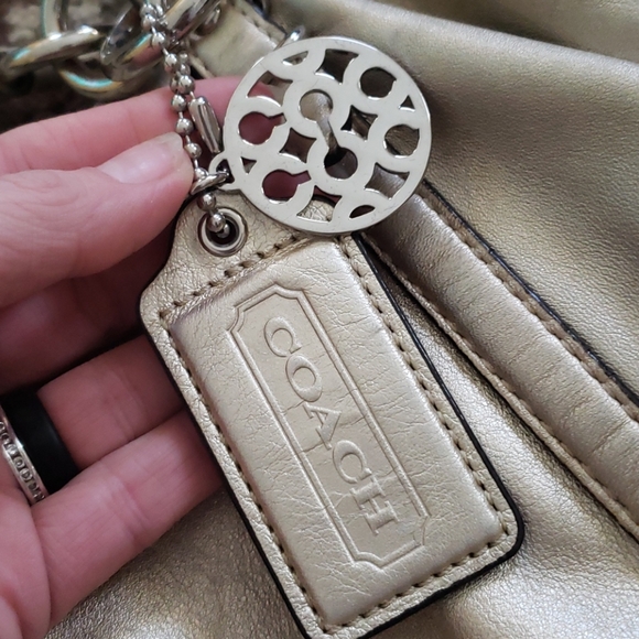 😁Metallic Gold Coach Shoulder Bag😁 - Picture 3 of 14